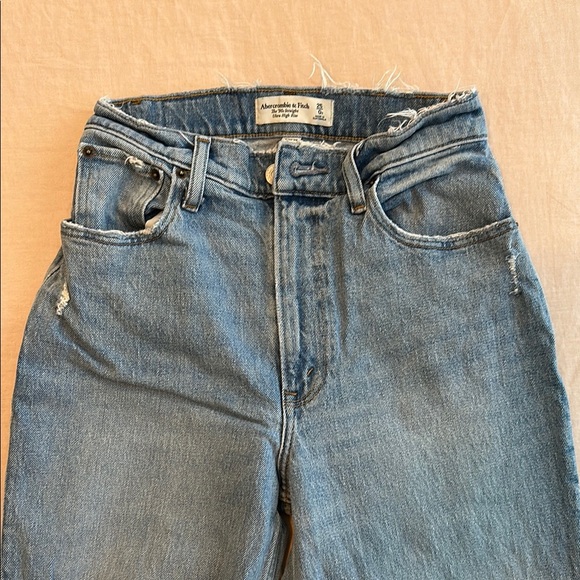 Abercrombie & Fitch Women's Blue Jeans - Picture 1 of 5